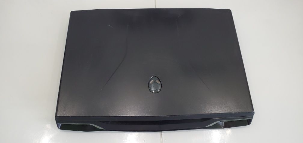 Ноутбук Alienware  17.3" Core i7 3 gen 16Gb/64GbSSD+1000Gb/Nvidia 2 GB