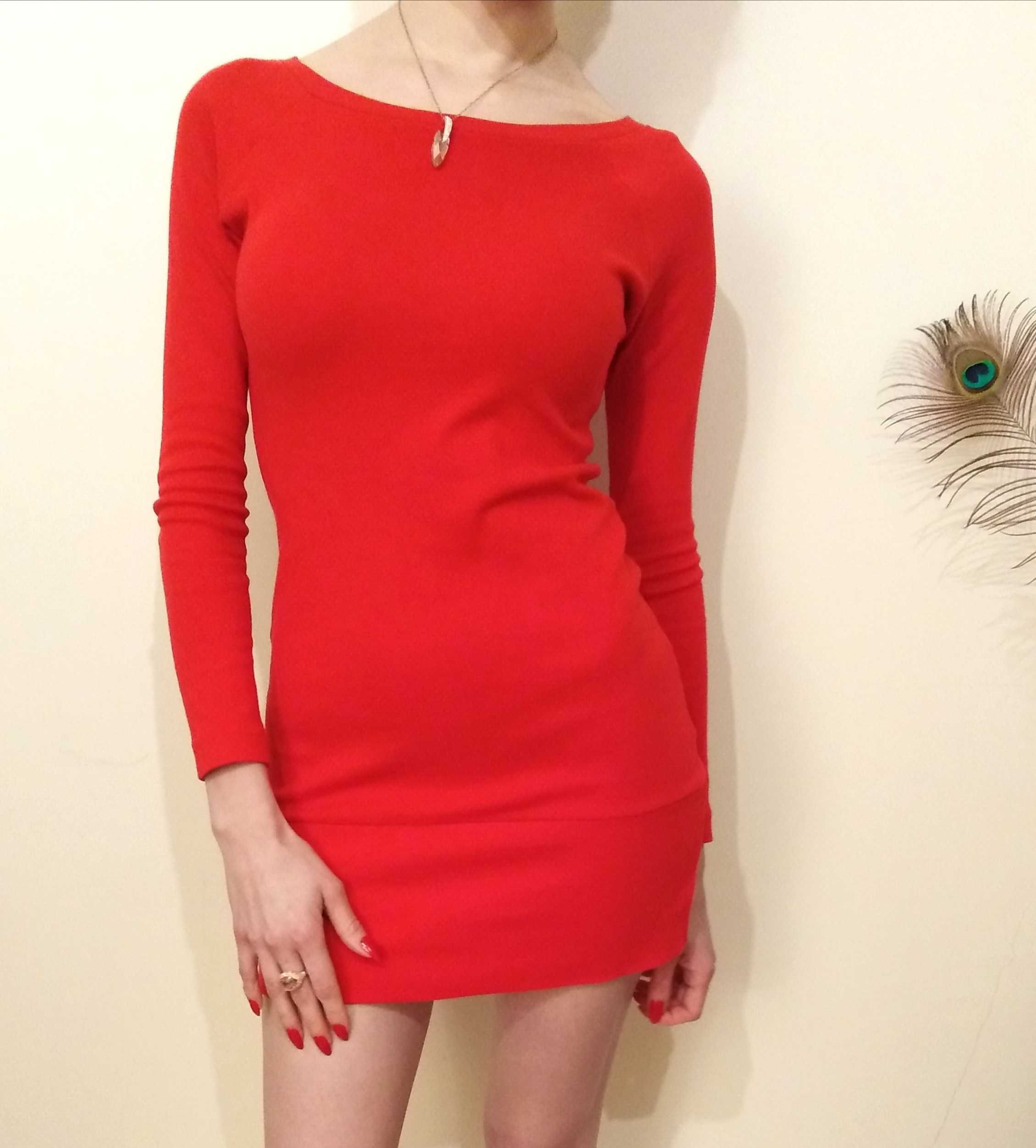 Classy Little red dress Parisian chic Czerwona sukienka na długi rękaw