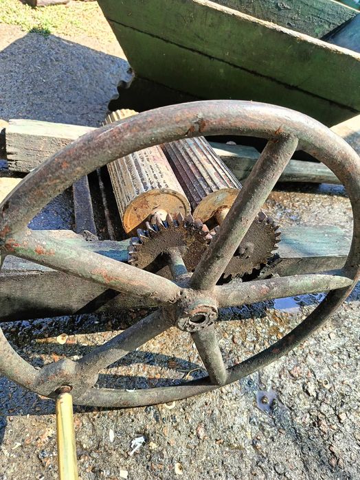 Дробилка для винограду