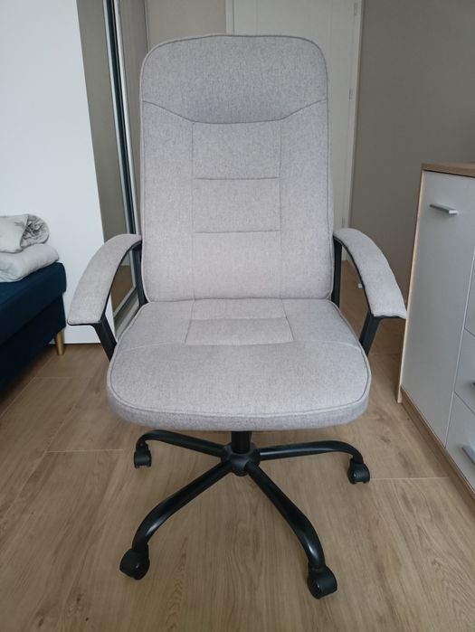 Fotel biurowy obrotowy