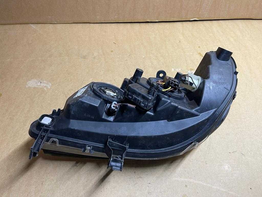 Lampa Przód Prawy OPEL ZAFIRA A 99-05