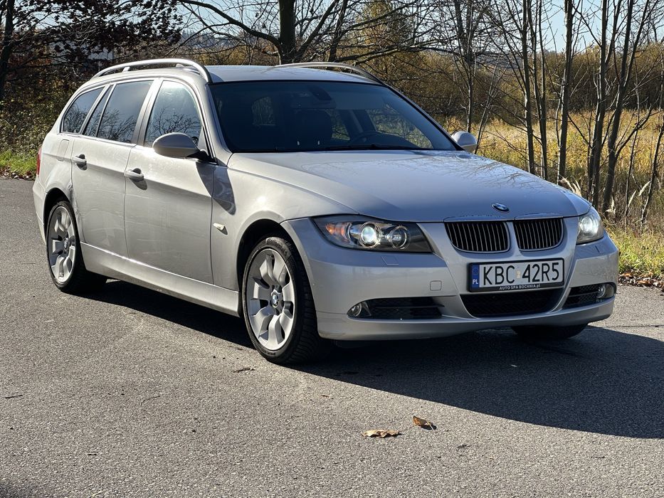 BMW 325xi bogate wyposażenie i mały przebieg