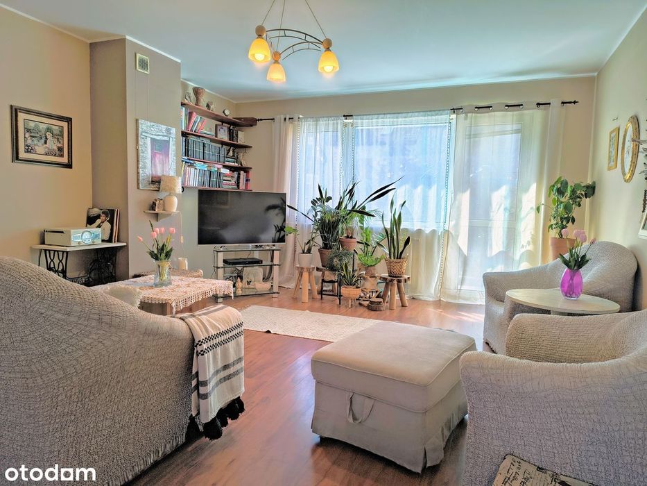 Przestronne, dwupoziomowe mieszkanie