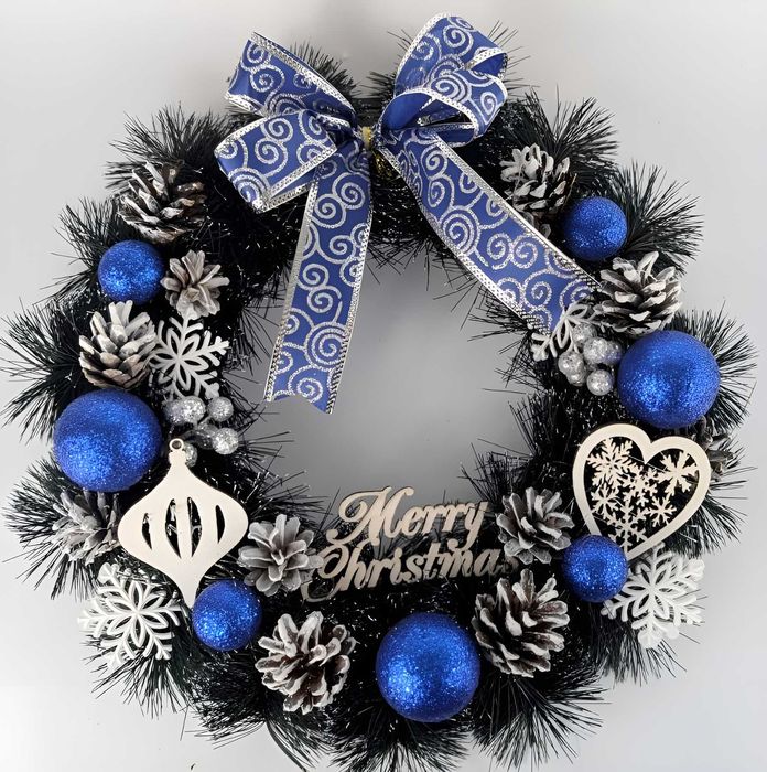 Новорічний віночок діаметром 40 см.