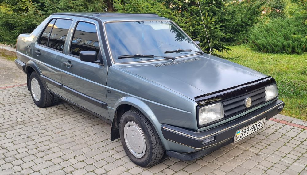 Volkswagen Jetta.  1,6 Бензин. Кпп автомат