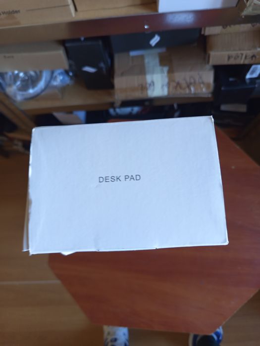 Podkładka na biurko z bezprzewodowym ładowaniem