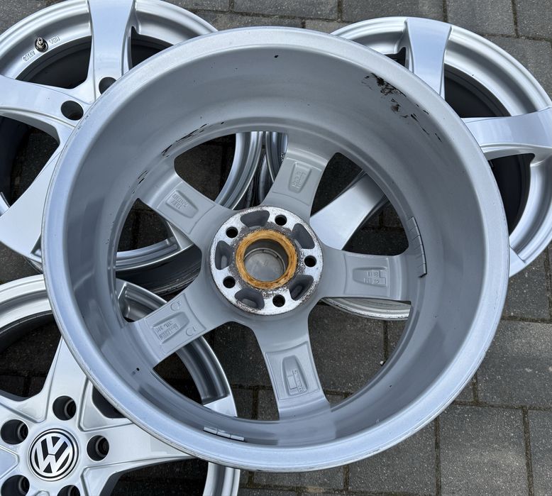 Felgi Volkswagen Skoda 17” 5x112 Passat Sharan Golf 6 7 Octavia Touran