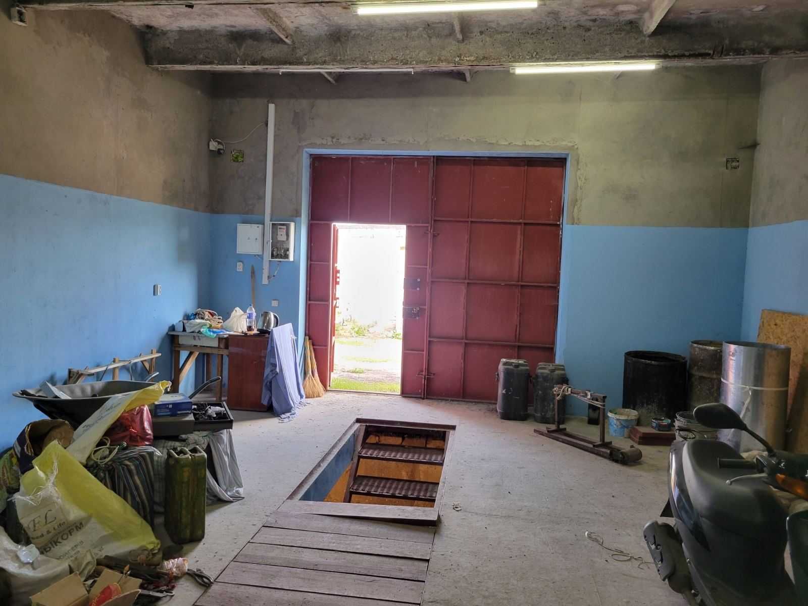 Продам большой, капитальный гараж 49м.кв. ГО "Лиман" .