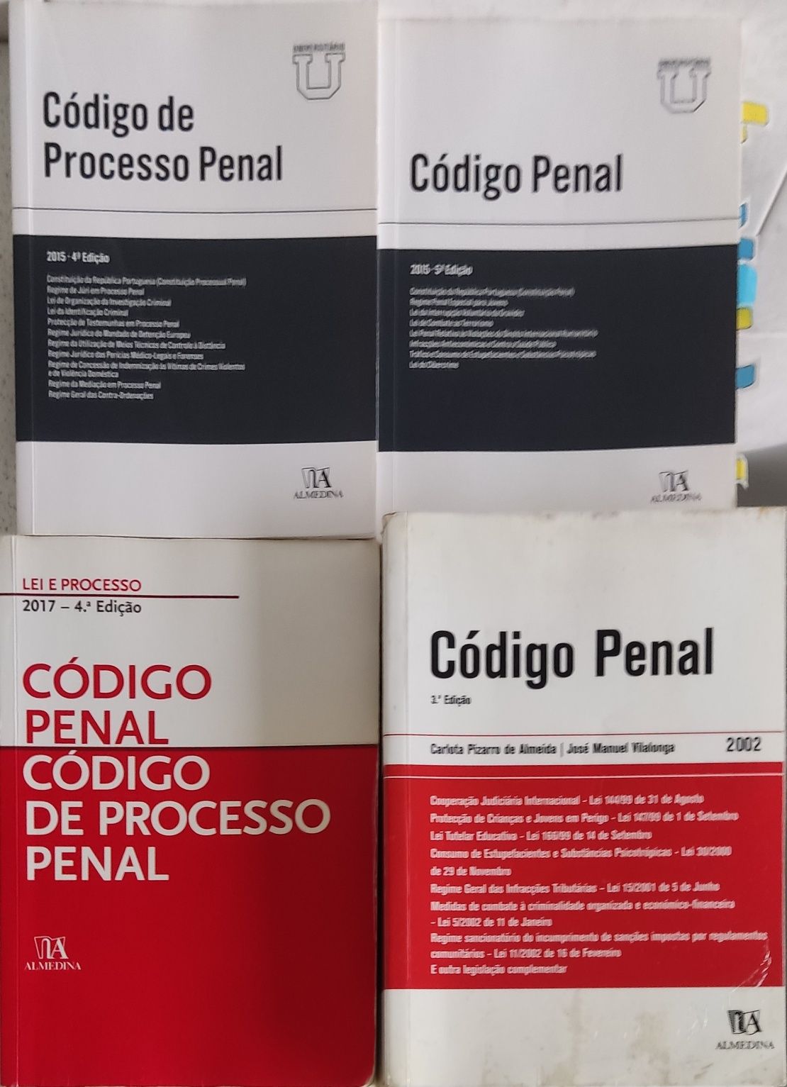 Códigos / Livros  de direito