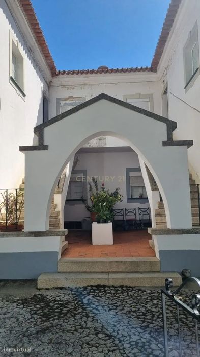 Para venda - Excelente Edifício em Évora