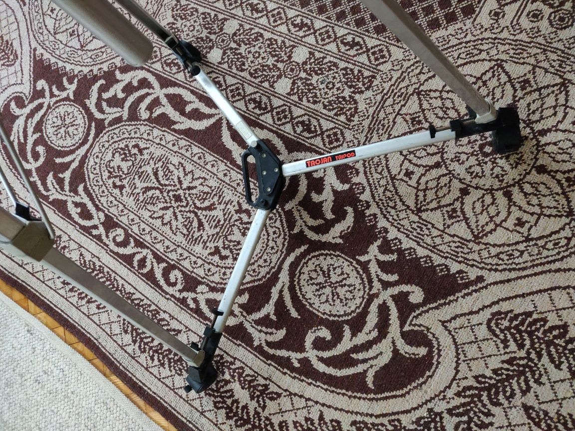 Wózek na kółkach pod statyw video Tripod