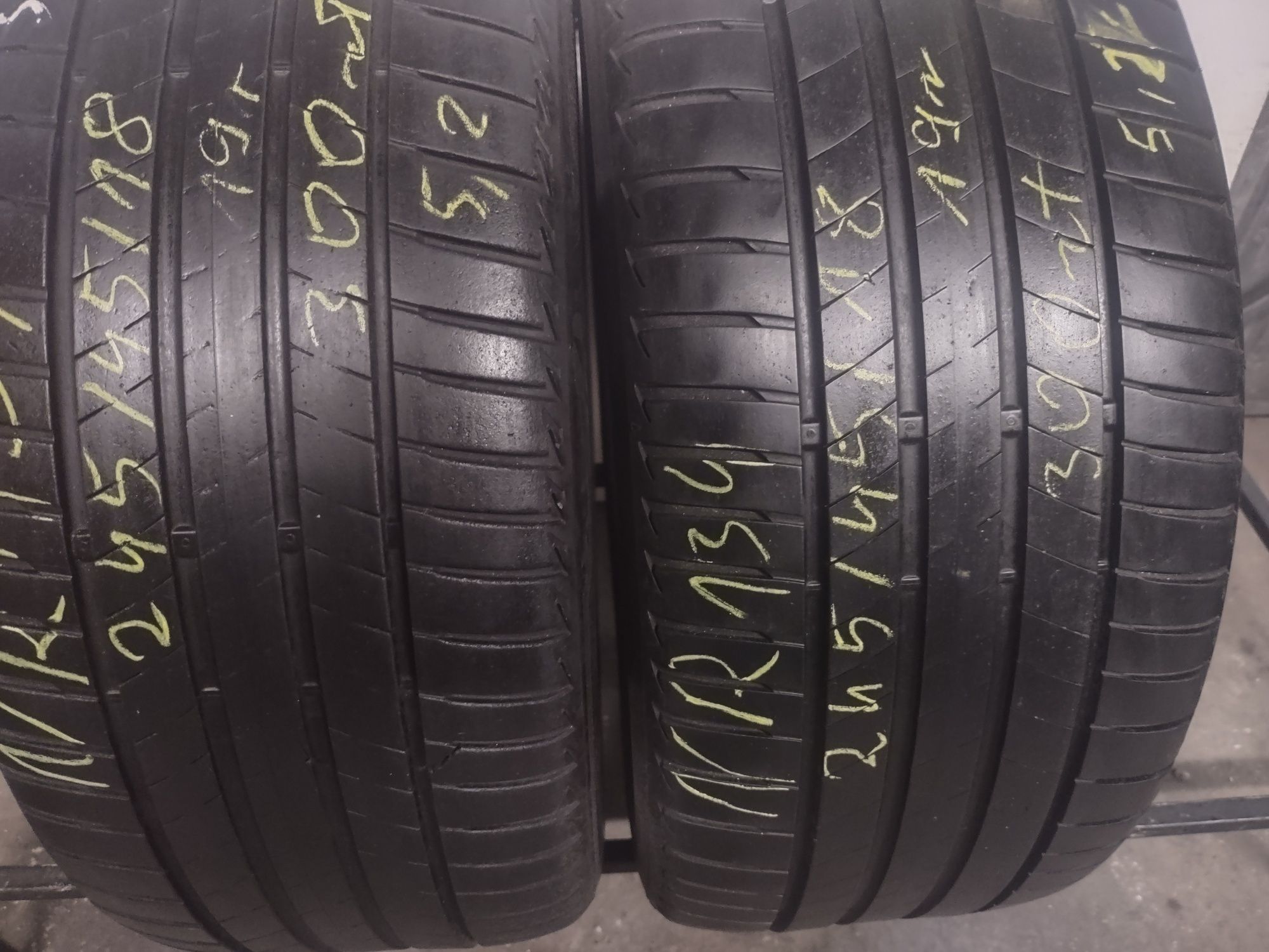 Nr 134 2 szt opony letnie 245/45/18 Bridgestone