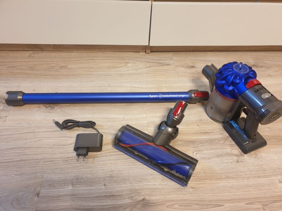 Odkurzacz Dyson v7 bezprzewodowy pionowy ładny