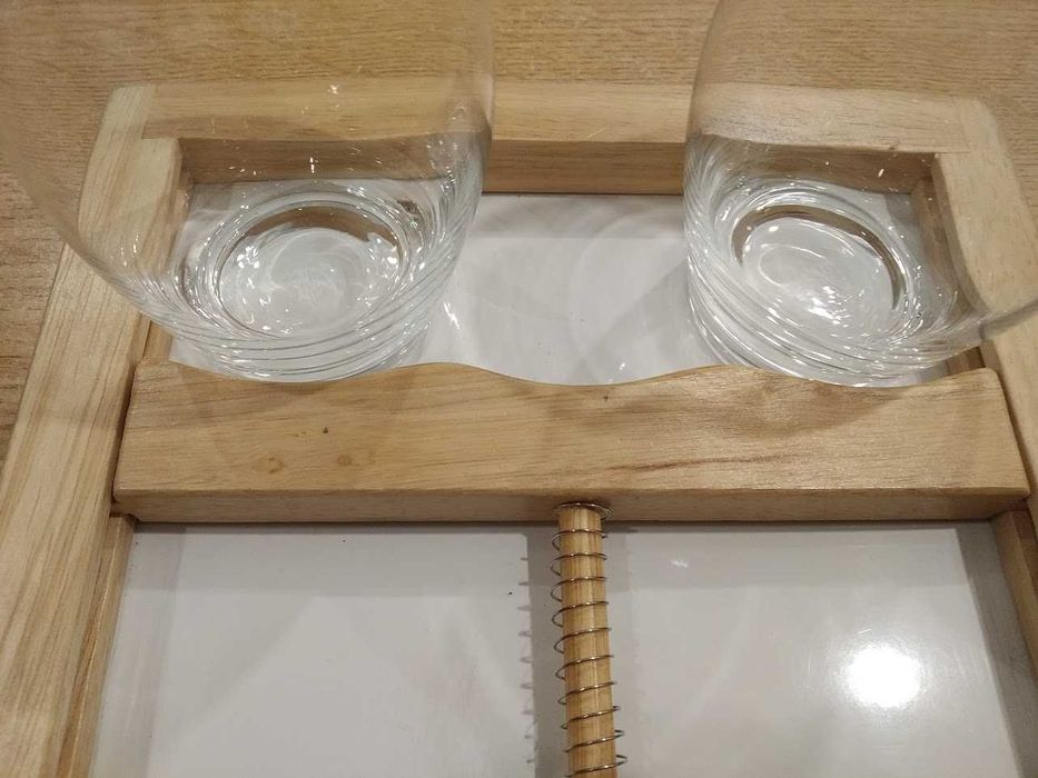 Tacka w ramie drewnianej z stabilizatorem