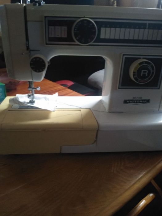 Швейна машинка  Victoria