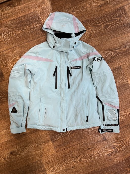 Женская лыжная куртка