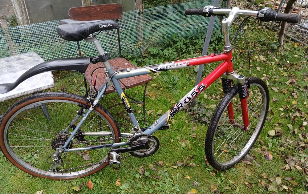 Rower typu MTB marki Kross z lat 90", koła 26 cali