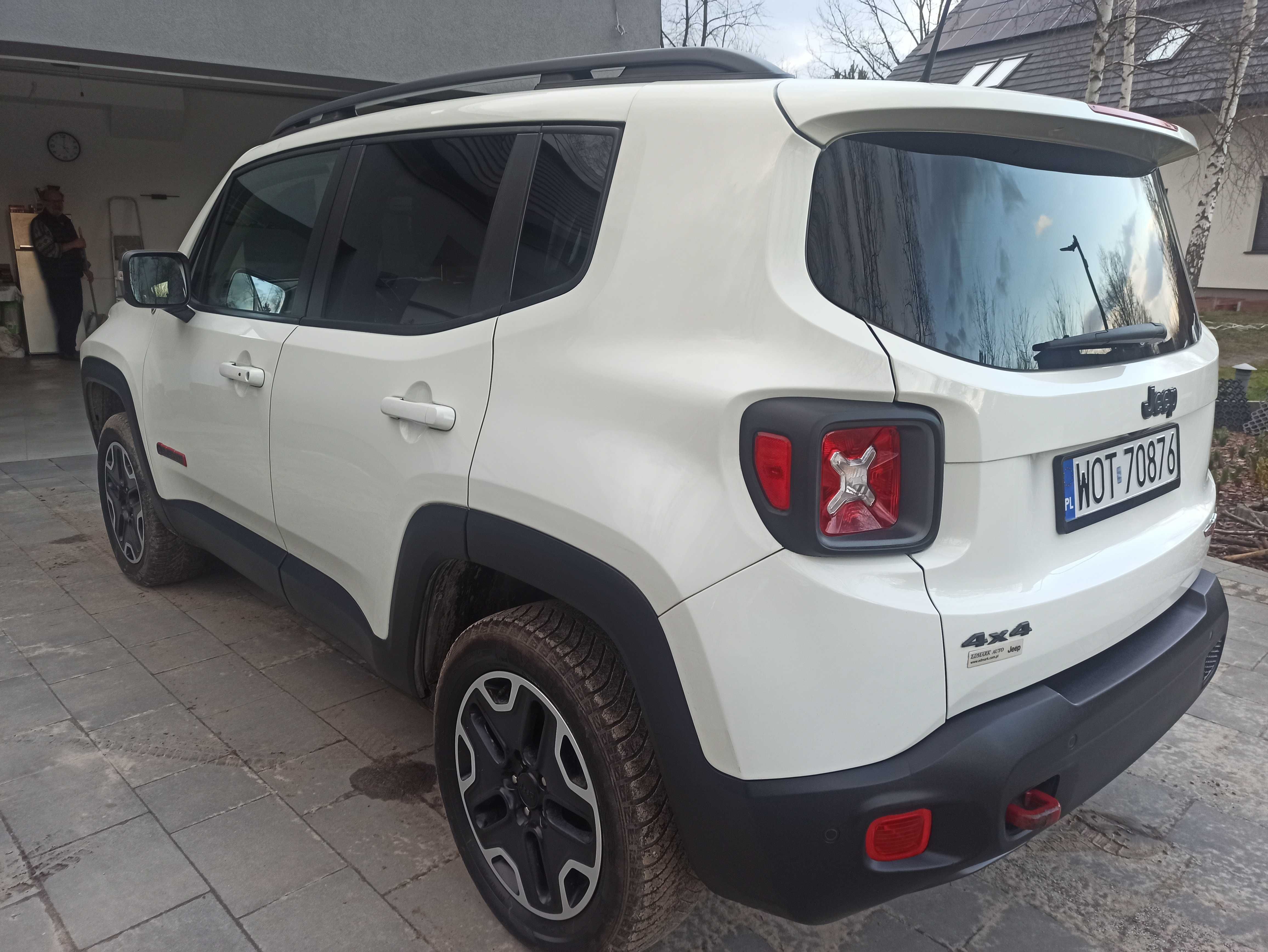 Jeep Renegade Trailhawk salon Polska