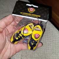Zawieszka brelok ozdoba Dynamo Dresden miniaturka butów piłkarskich