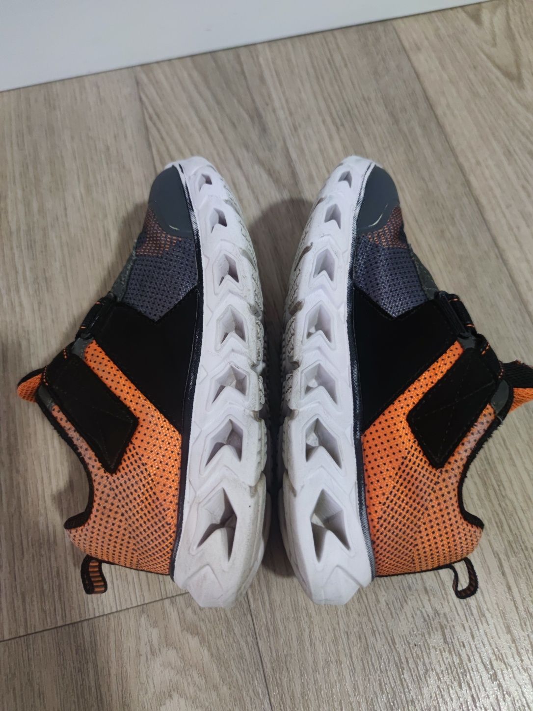 Кроссовки Skechers р.30. Мигают.