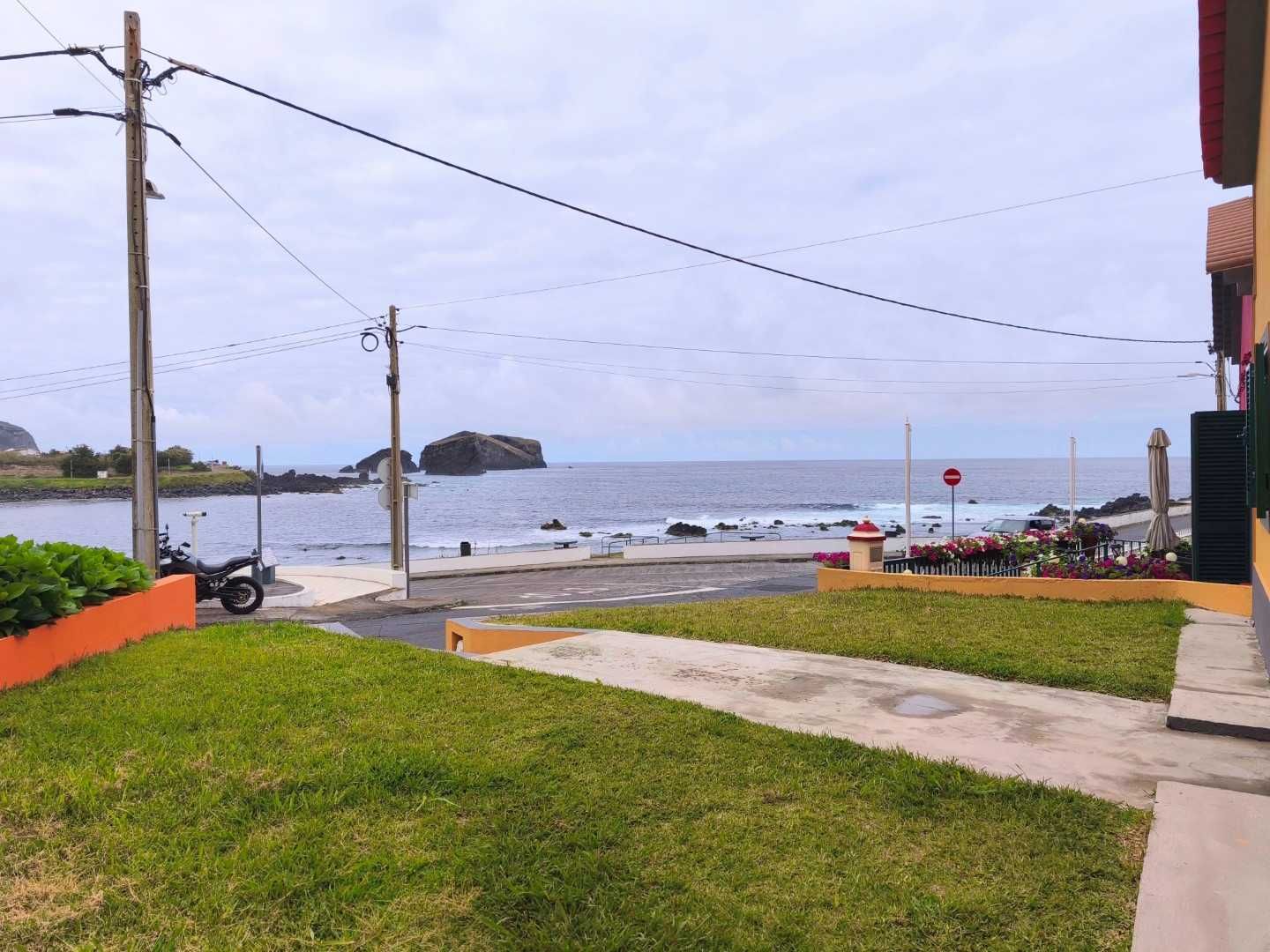 Moradia T2 | Primeira Linha de Mar | Vista Ilhéus dos Mosteiros