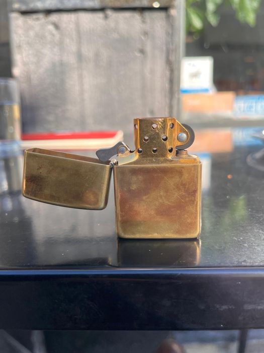 Zippo vintage latão