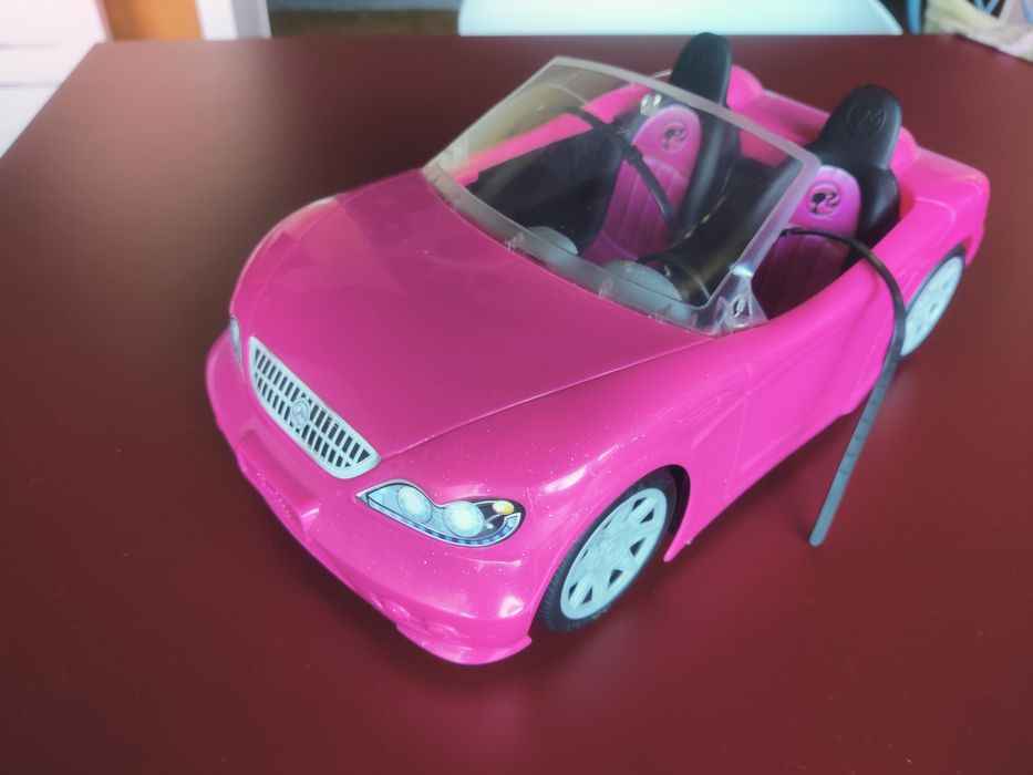 Carro descapotável barbie