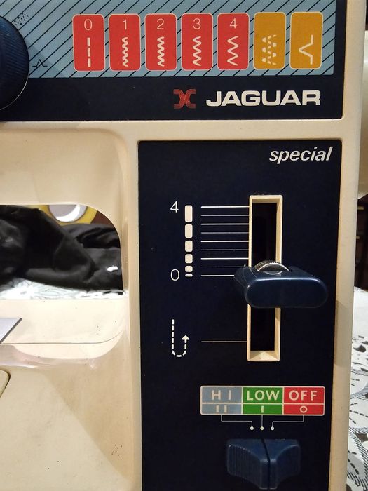 Jaguar  mini 281.Машинка швейная.