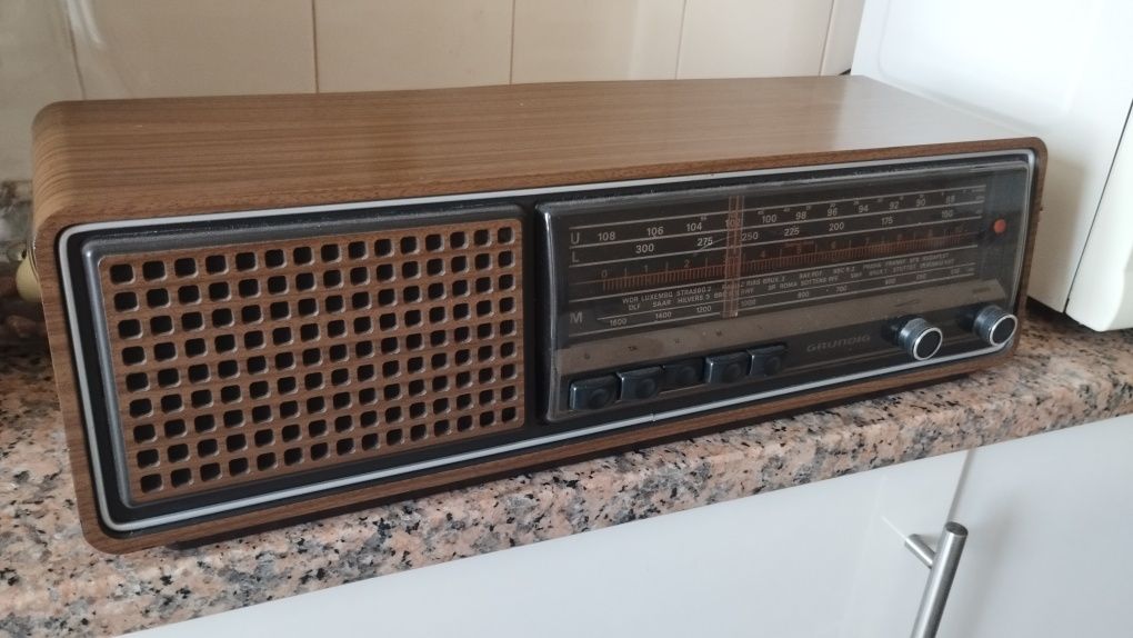Rádio antigo Grundig