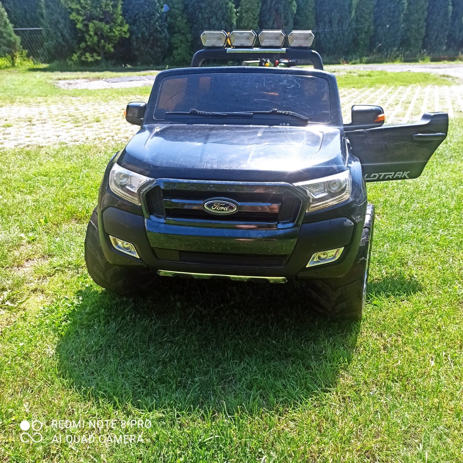 Samochód elektryczny ford ranger