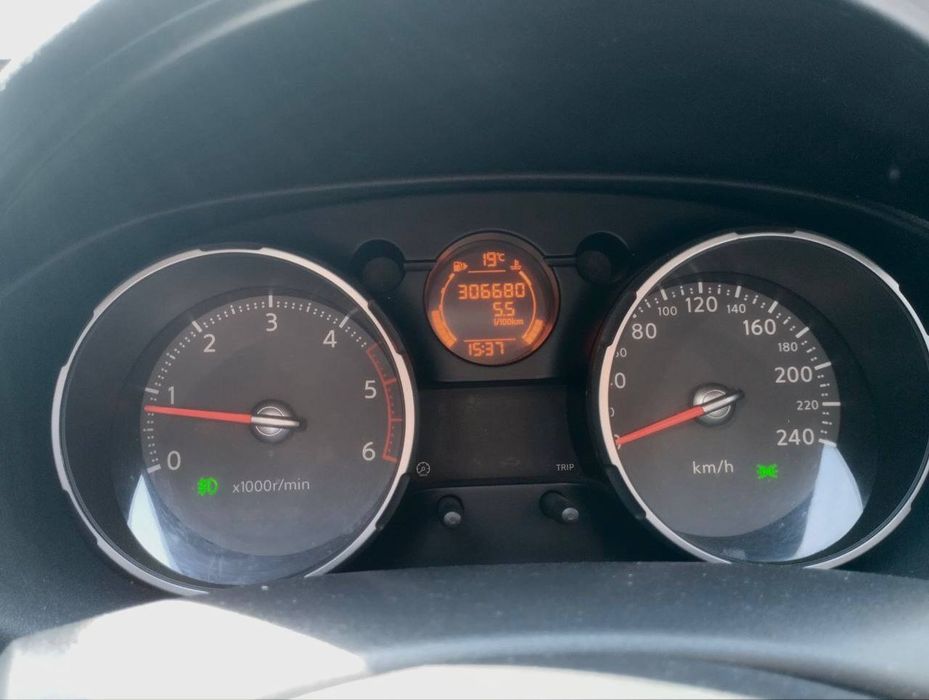 Продам Nissan Qashqai 1.5 2008