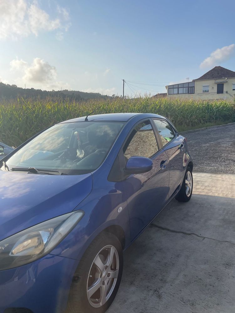 Mazda 2 como novo