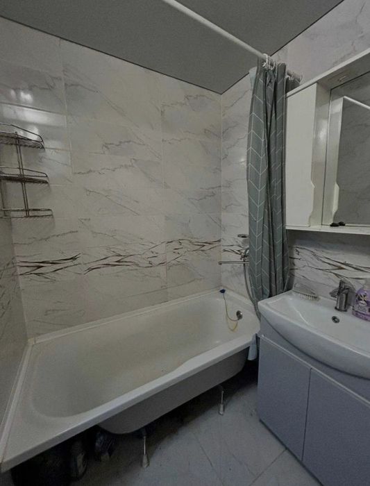 Однокімнатна з косметичним ремонтом