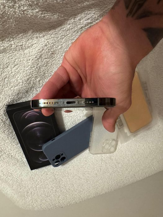 Iphone 12 pro max 256g em otimo estado