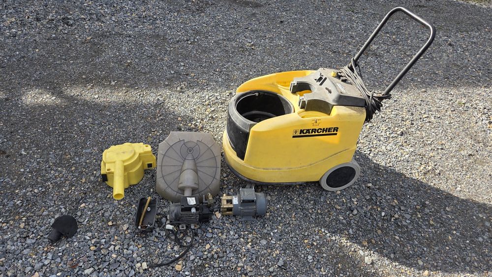Odkurzacz piorący przemysłowy Karcher Puzzi 400E