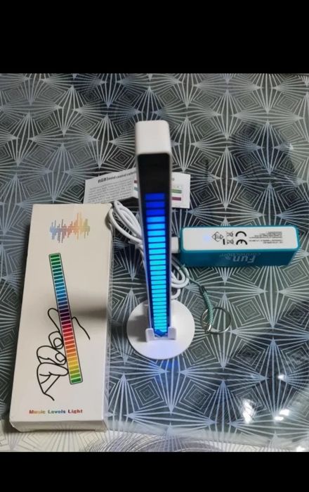 Lampka ledowa - na USB - reaguje na dzwiek