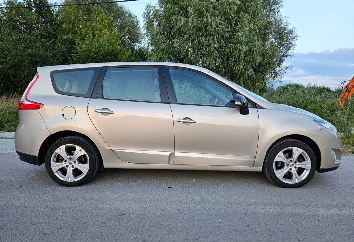 Renault Grand Scénic 2012