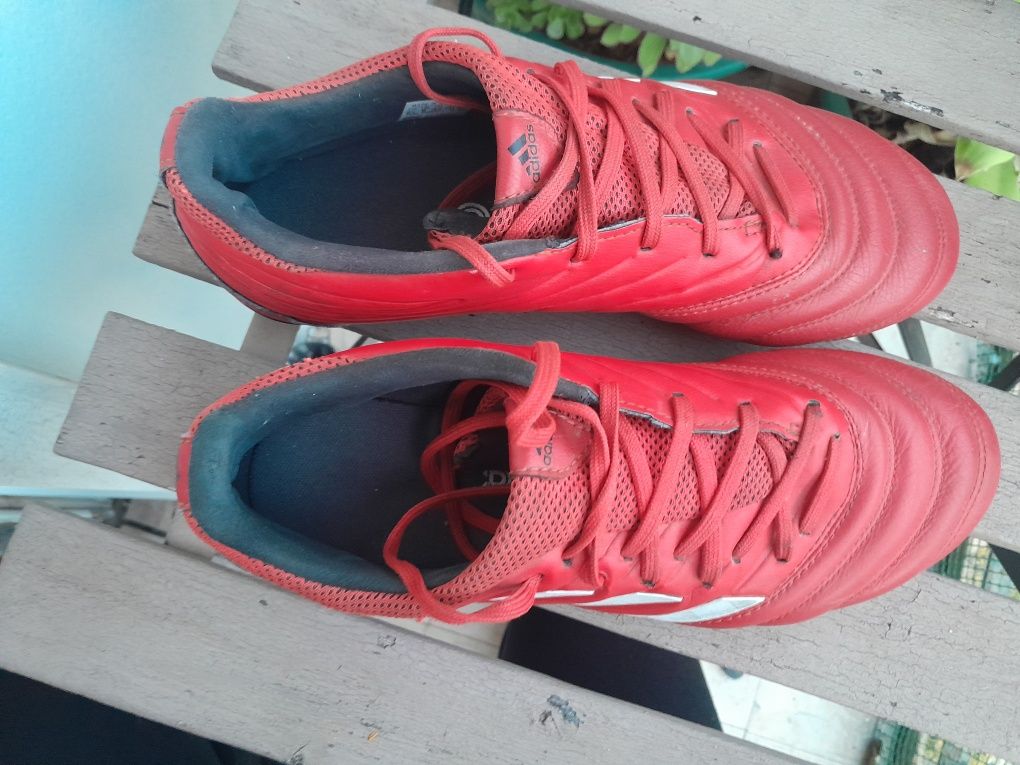 Chuteiras da Adidas Copa vermelhas