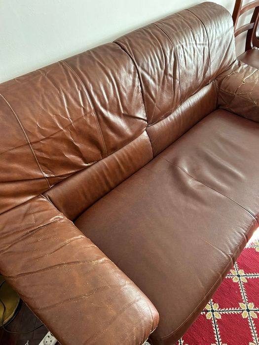 Sofá cama de napa 2/ 3 lugares