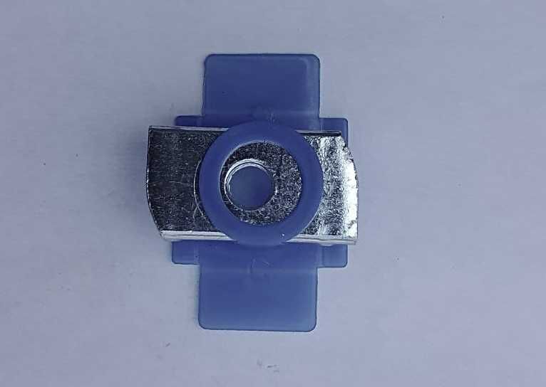 Гайка монтажна М8 з фіксатором для встановлення сонячних панелей