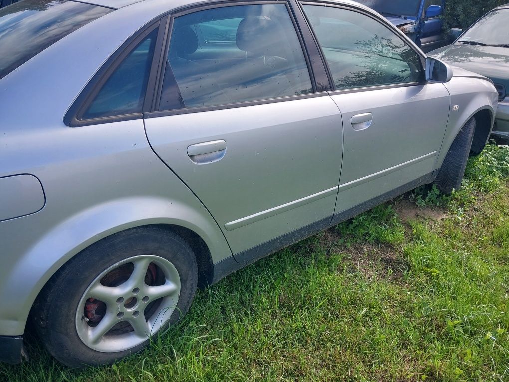 Audi a4 b6 1.9 tdi 130km silnik skrzynia drzwi maska Lampa szyba