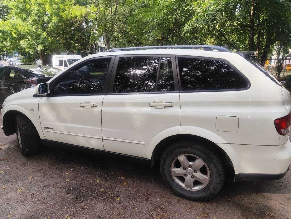 Продаю хороше потужне авто Ssangyong Kyron 2009 року