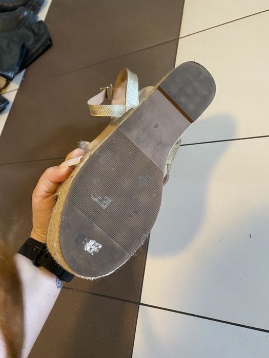 Koturny sandałki 41 26,5cm klapki sandały złote miss selfridge