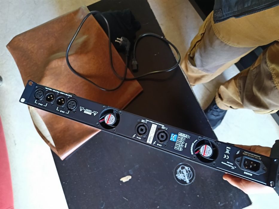 Amplificador digital 2 x 725W Studiomaster HX2-500