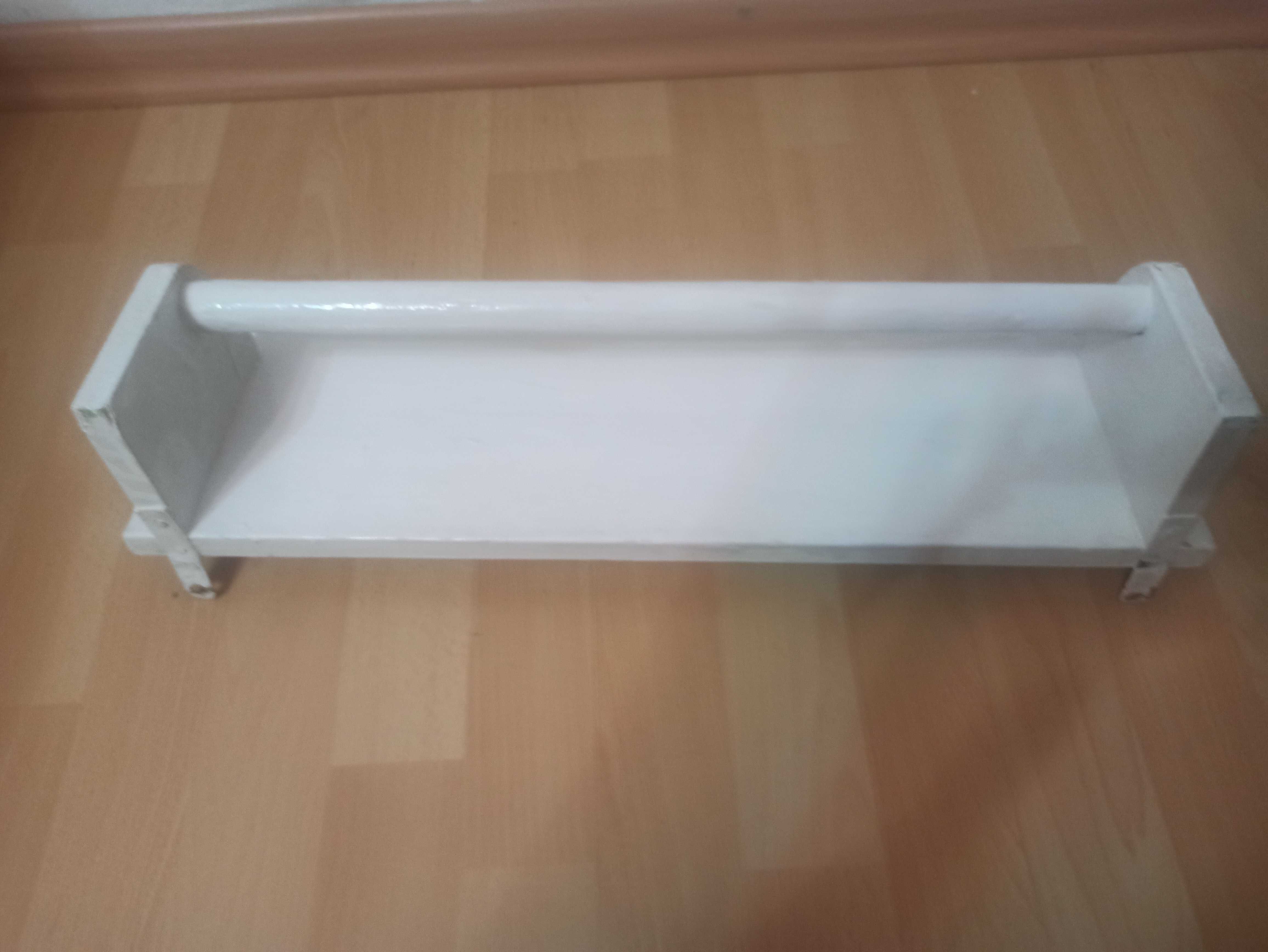 Półka wisząca drewniana