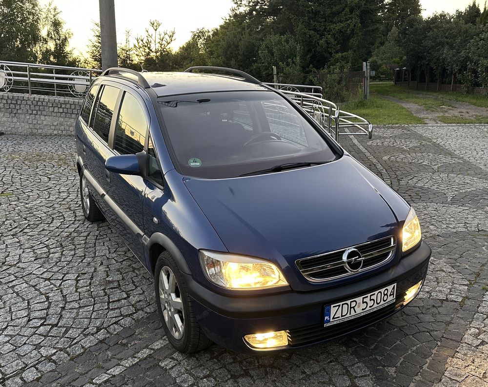 Opel Zafira Selection 2002r 2.0 DTI 101 KM, 7 osób, Hak, Alufelgi