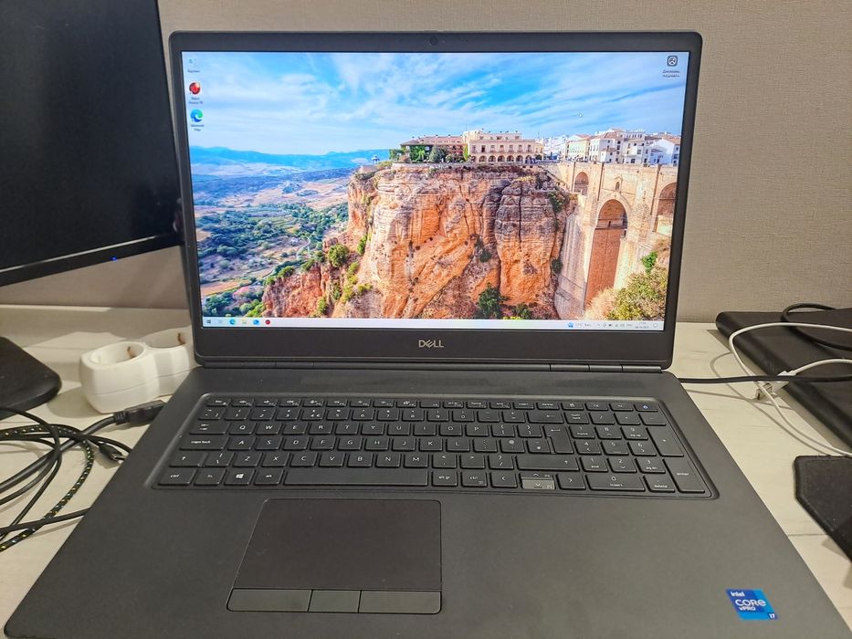 Ноутбук DELL PRECISION 7760 (I7, 64гб, 450 SSD)