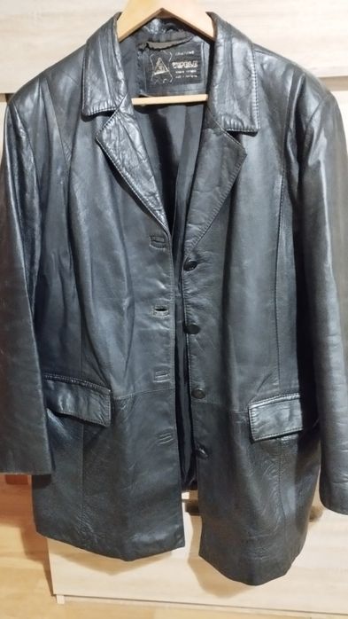 Casaco de senhora de couro