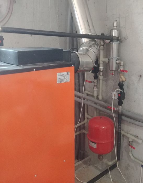 Сантехник, отопление, монтаж твердотопливных котлов, теплый пол