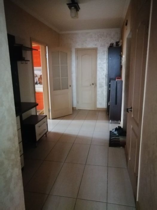 4кімнатна початок Харківськоі можна на короткий терміе